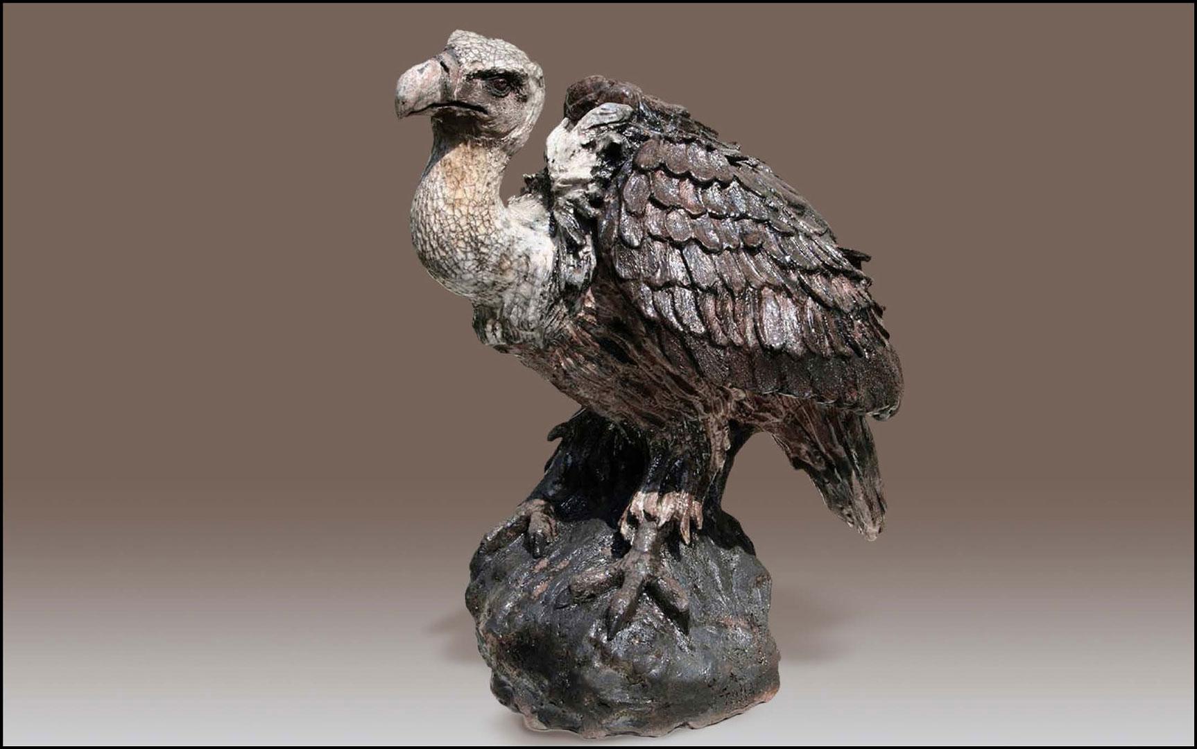 Vautour fauve - céramique Raku - 47x24 cm